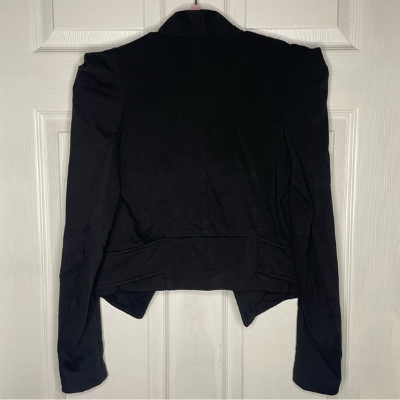 ⭐️(S/m) Cals| Black zip up sweater - Picture 3 of 5